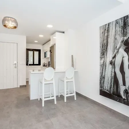 By Riva - Beautiful 1 Bedroom Chic In Banus Gardens *