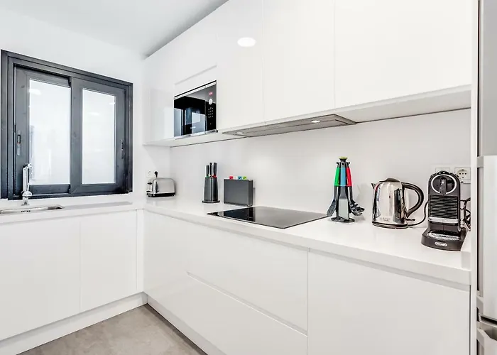 By Riva - Beautiful 1 Bedroom Chic In Banus Gardens *