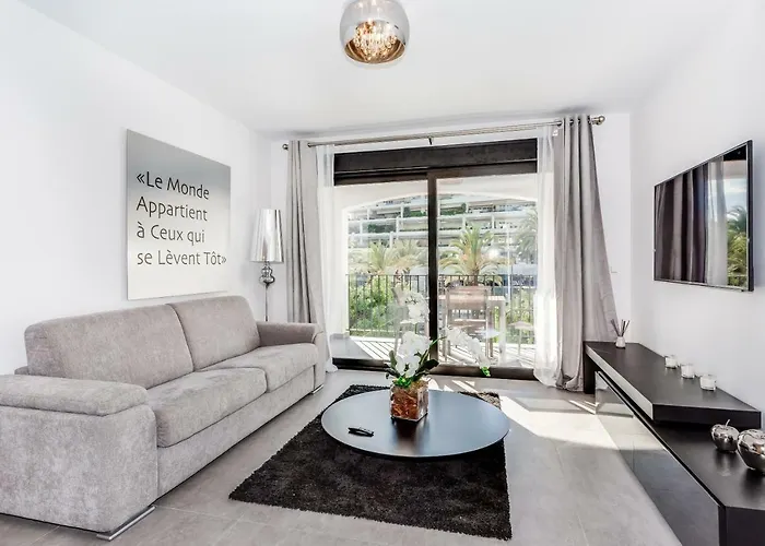 By Riva - Beautiful 1 Bedroom Chic In Banus Gardens *