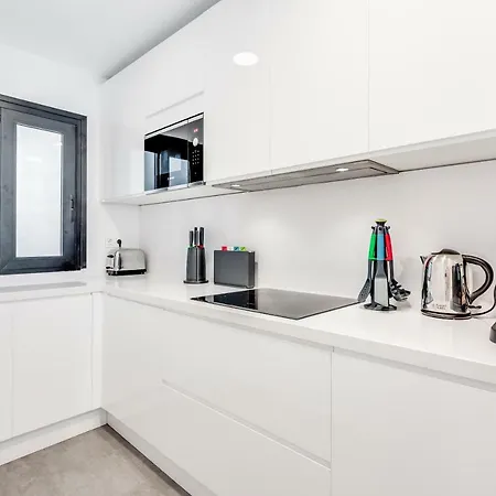 By Riva - Beautiful 1 Bedroom Chic In Banus Gardens *